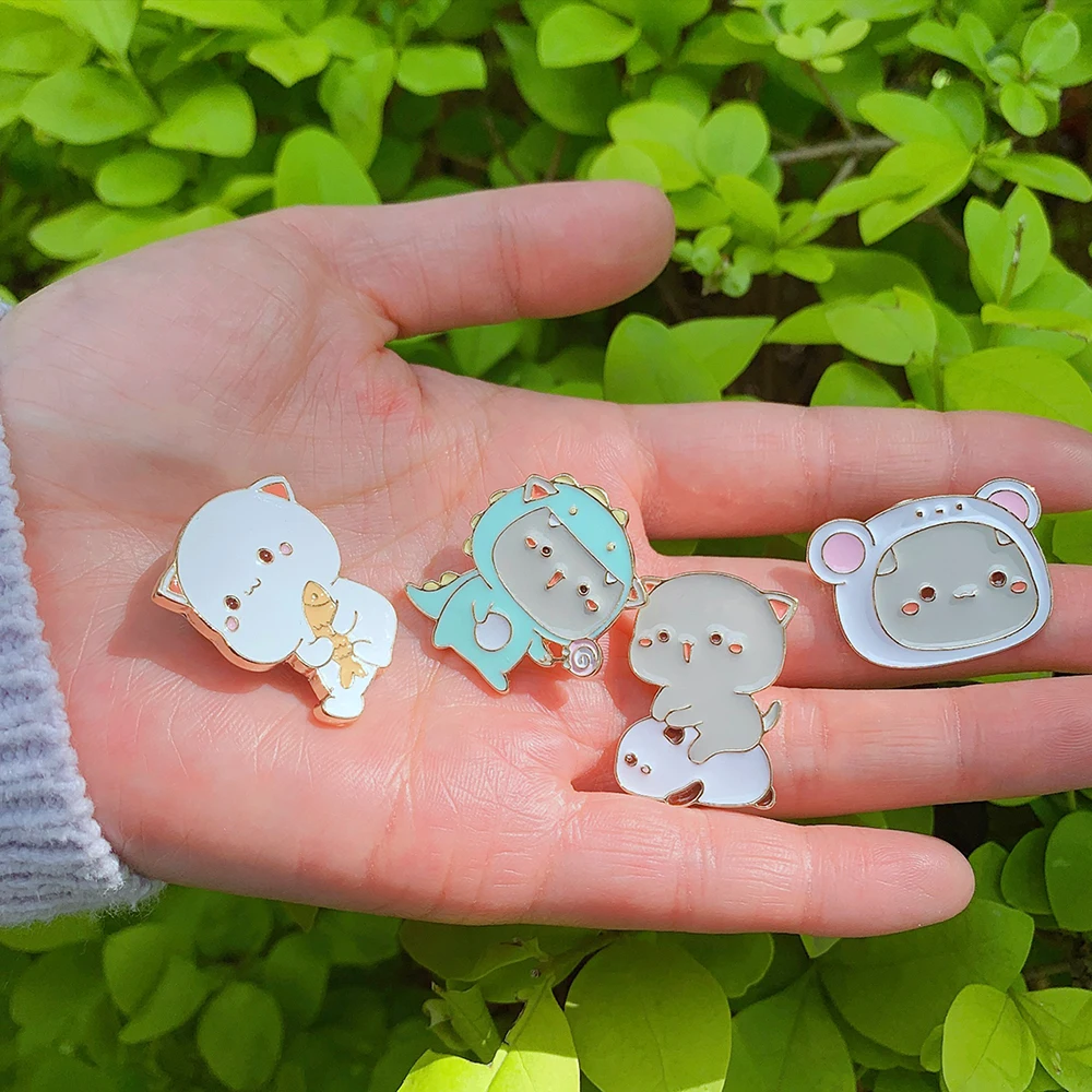 Peach Goma Metal Brooch – Cute Peach Goma Kawaii Metal Pin Badge (3cm)